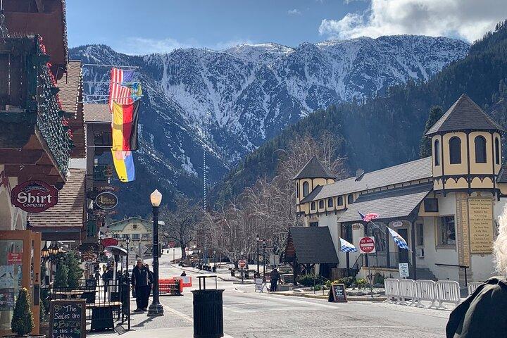Visit Leavenworth on a guided Cascades and Snoqualmie Falls Tour