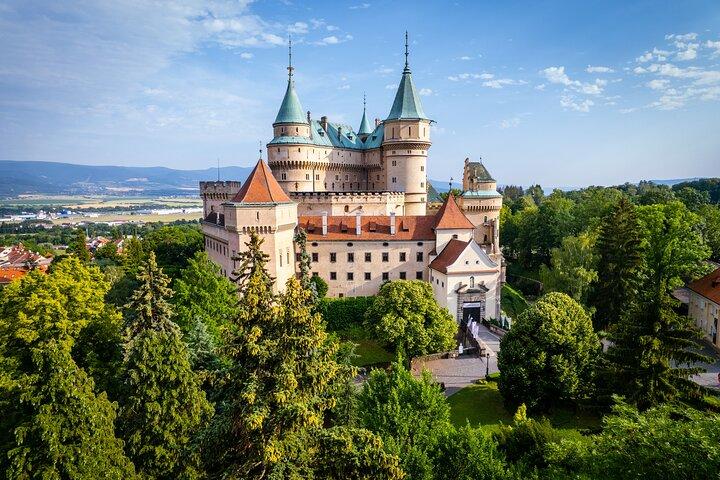 From Bratislava: Čičmany, Bojnice Palace & High Tatras Day Tour