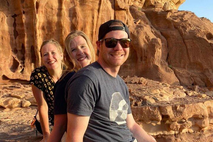 Wadi Rum 2-Day Jeep Tour with Meals and Overnight in Bedouin Camp