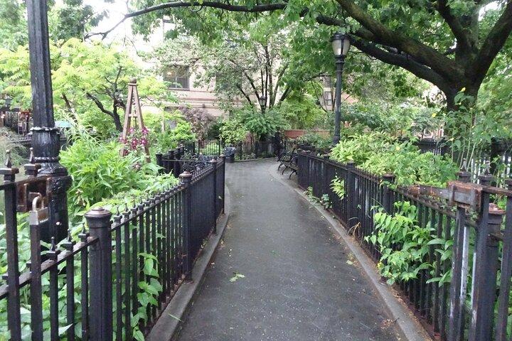 NYC Greenwich Village Self-Guided Walking Tour & Scavenger Hunt