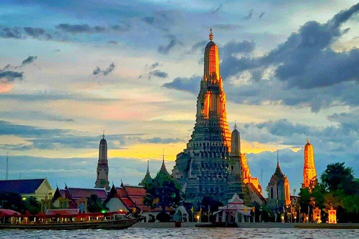 Hidden canal , Bangkok twighlight & temple