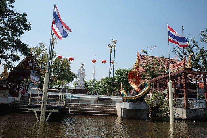 Hidden canal , Bangkok twighlight & temple