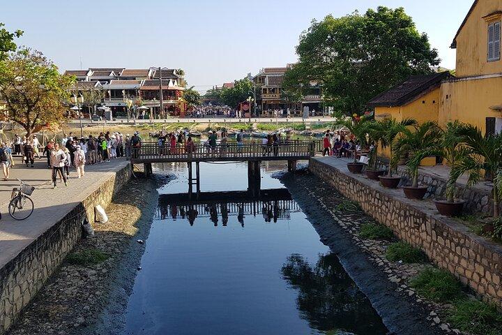 Hoi An town private walking tour with boat trip