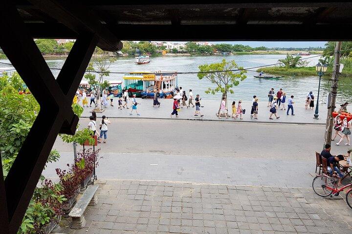 Hoi An town private walking tour with boat trip