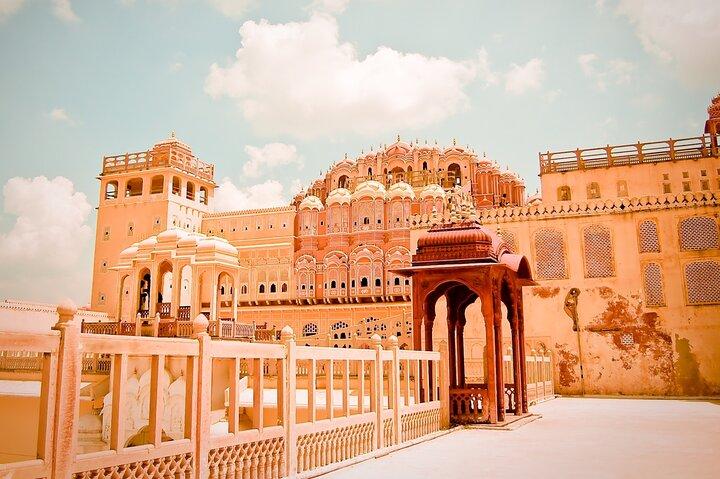 Full Day Tour of Jaipur with Guide