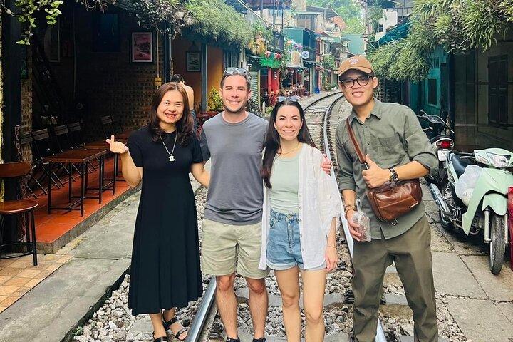 Private Hanoi City Half-Day Tour with Train Street Visiting