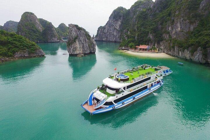1-Day Ha Long Bay Luxury Cruise: Buffet Lunch, Cave and Island
