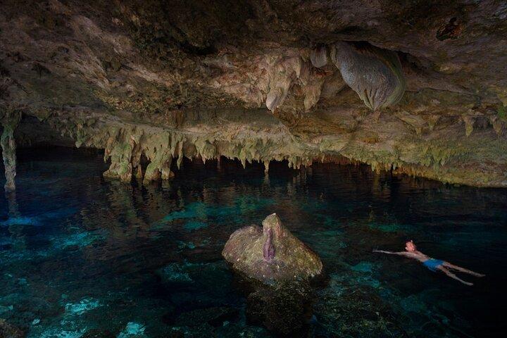 Explore Tulum and Dos Ojos Cenote with lunch and transportation