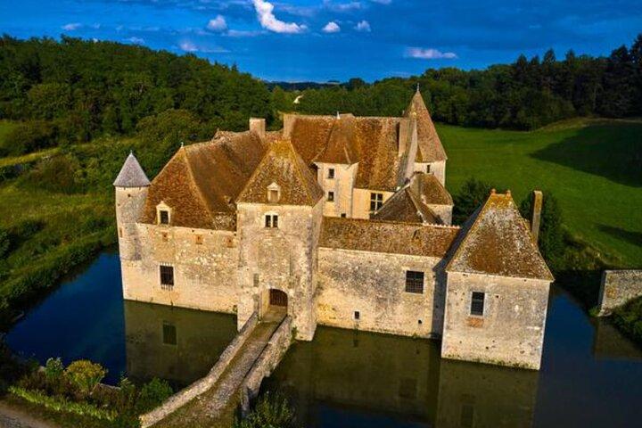 Château de Buranlure 1000 Years of History Heritage and Oenology