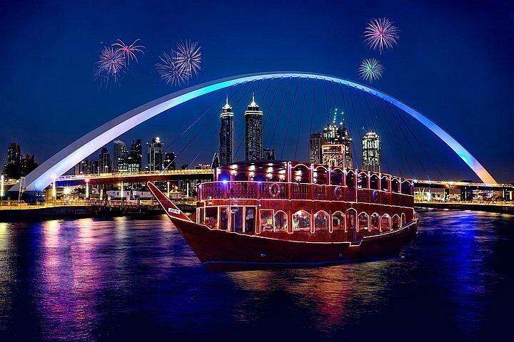 Dubai Dhow Cruise Dinner with Stunning Views of Marina