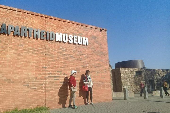 Soweto and Apartheid Museum day Tour
