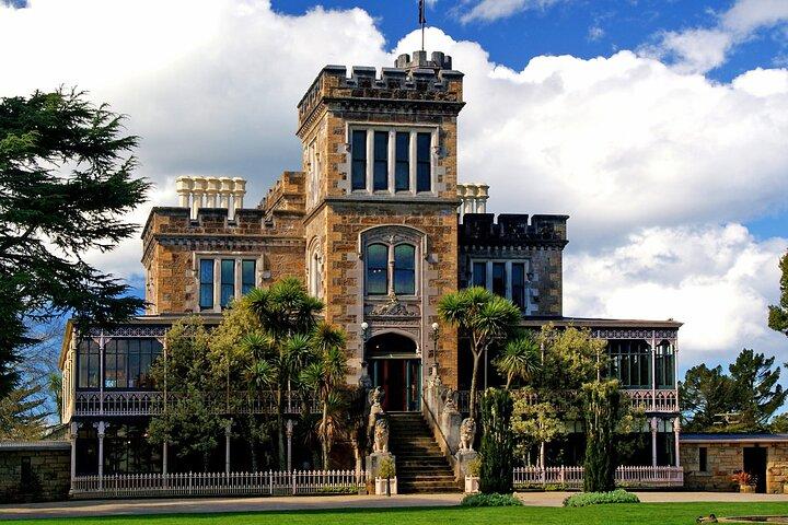 Castle, Coast & City Tour - 8 pax max - Castle Entrance Included