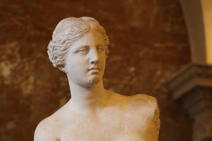 Guided tour of the Louvre Museum with tickets included