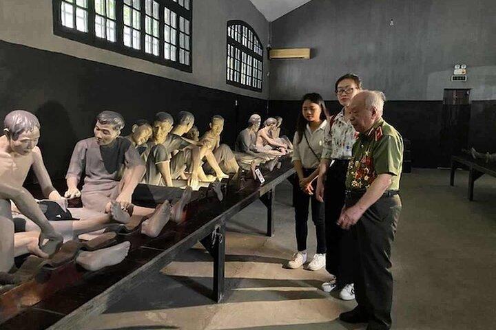 Private Hanoi City Half-Day Tour with Train Street Visiting