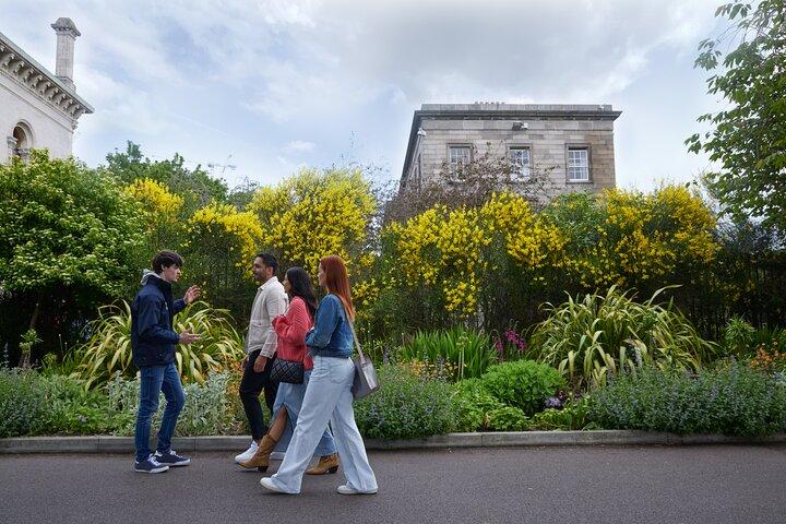 Trinity Trails: Guided Walking Tour of Trinity College