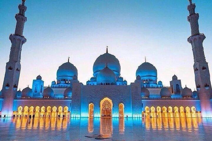 From Dubai: Full Day Private Abu Dhabi City Sightseeing Tour
