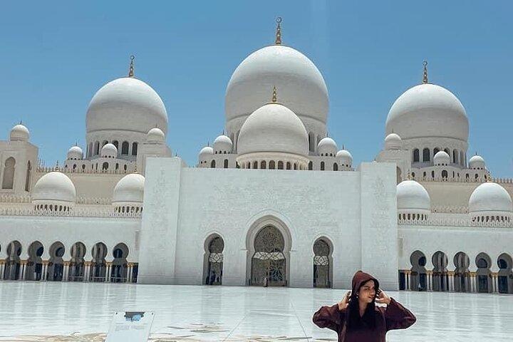 From Dubai: Full Day Private Abu Dhabi City Sightseeing Tour