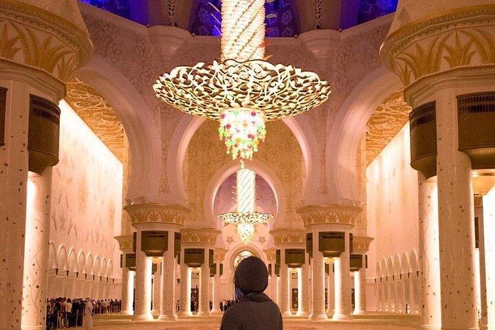 From Dubai: Full Day Private Abu Dhabi City Sightseeing Tour