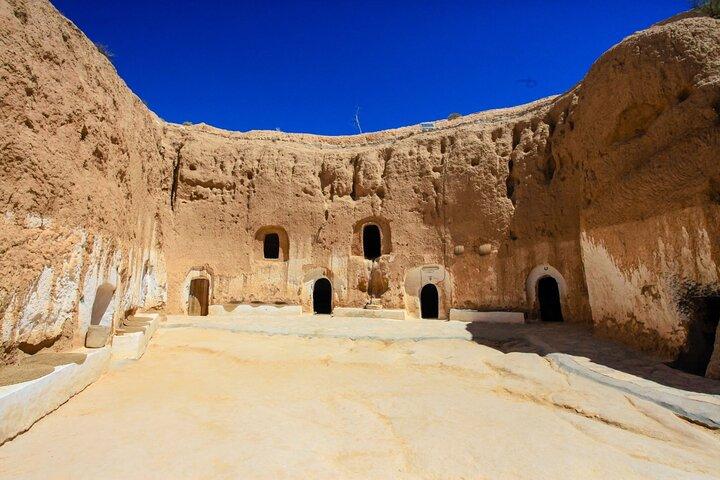 Two-Day Tunisian Sahara Tour with Food and Stay from Sousse
