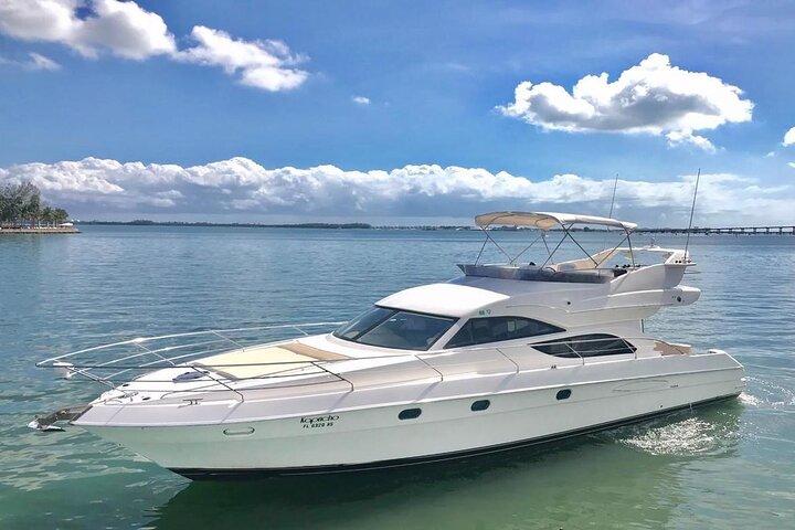 Miami 2 Hours Private Yacht Charter for 13 ppl on a 50 ft Yacht