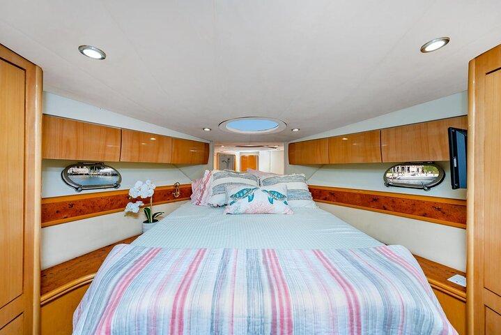 Miami 2 Hours Private Yacht Charter for 13 ppl on a 50 ft Yacht
