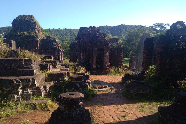 Early Morning My Son Sanctuary Trip w. Champa Food & Coffee