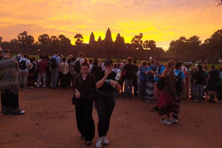 1 Day sunrise & temples Tour