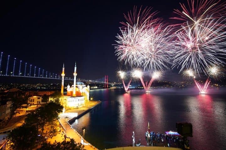 Bosphorus New Years Dinner Cruise Party in Istanbul 2027