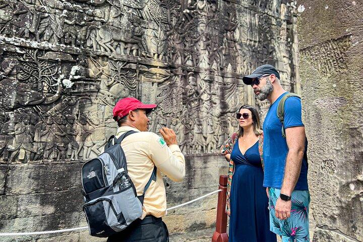 2-Day Angkor Wat Tour with Banteay Srei and Floating Village