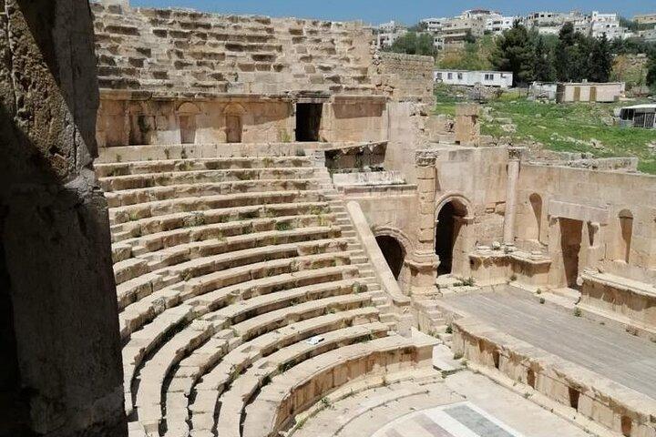 1 Day Tour to Amman Jerash and Ajloun castle