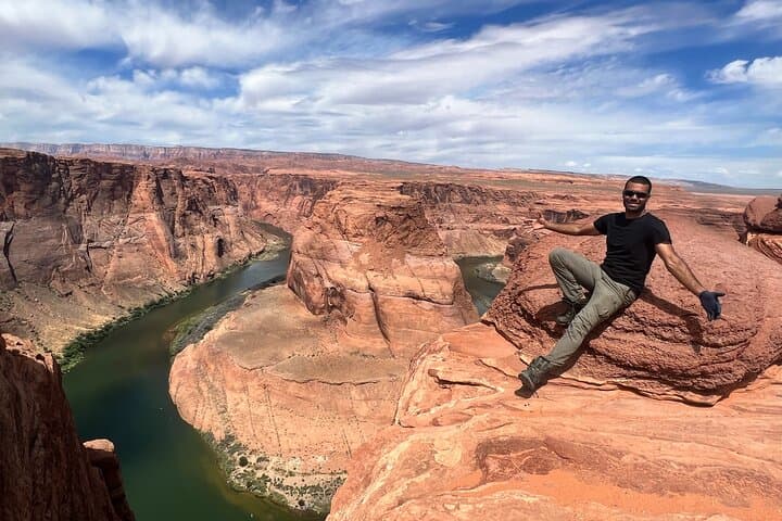 Antelope Canyon and Horseshoe Bend Day Trip from Las Vegas