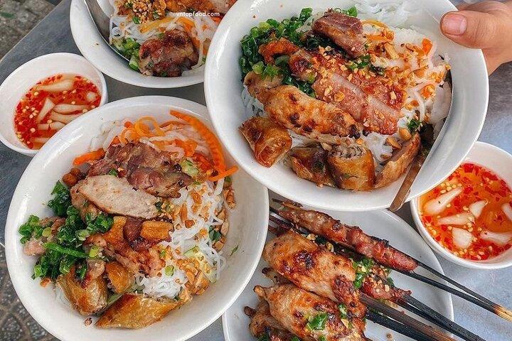 Saigon Evening Walking Street Food Tour