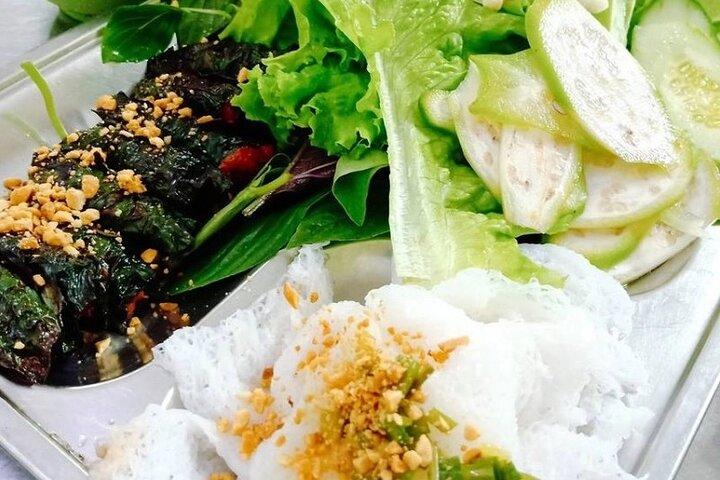 Saigon Evening Walking Street Food Tour