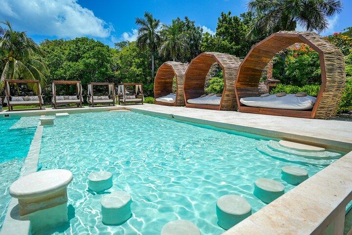 Sightseeing Boat Tour to Isla Mujeres Snorkel & Beach Club