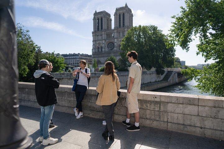 Paris Notre-Dame Interior Guided Tour with Scheduled Group Access