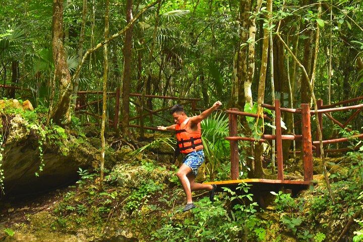 Live the adventure in 3 cenotes in the jungle!