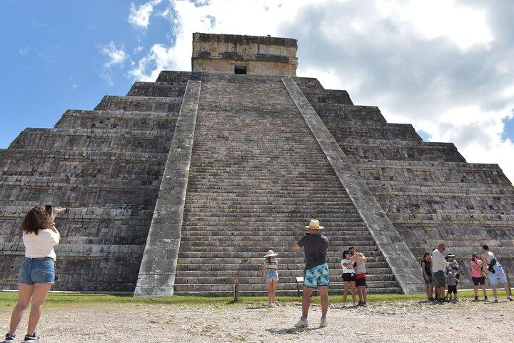 Amazing tour to Chichen Itza and 2 Cenotes (Ik Kil and Suytun)