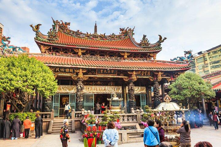 One-Day Historical and Heritage Tour in Taipei