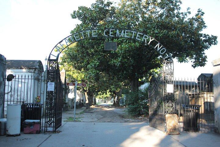 Historic Garden District Walking Tour