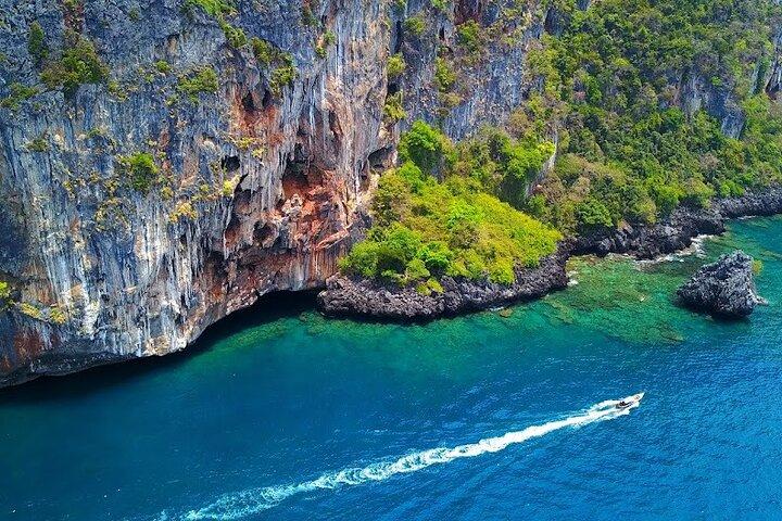 Phuket: Wow Andaman Snorkeling Trip to Phi Phi & Bamboo Islands