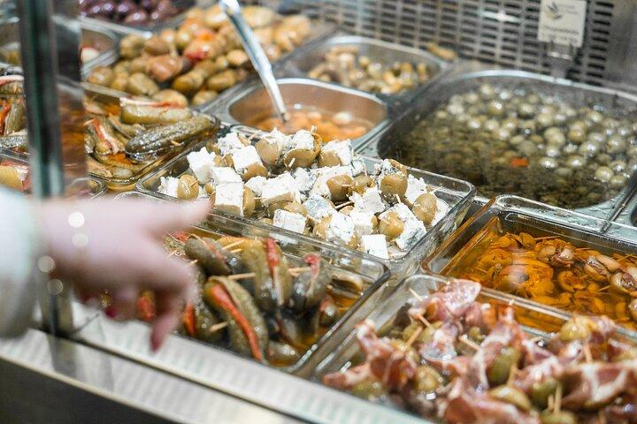 Seville: Triana Market Tapas Tour