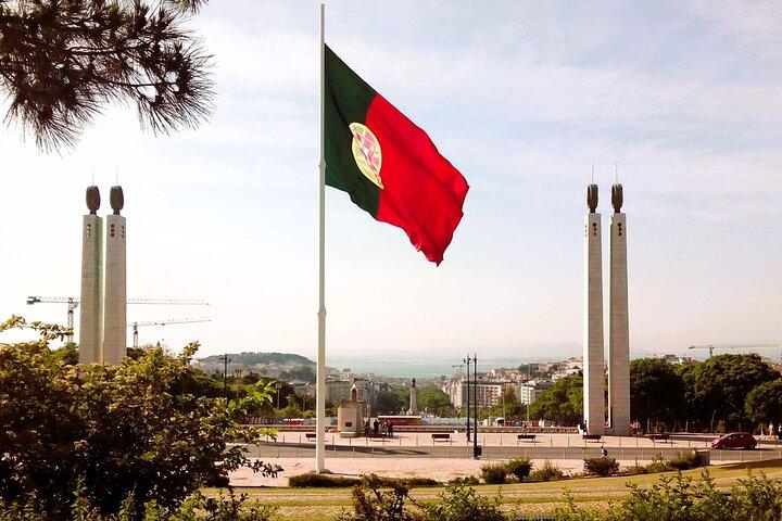Lisbon Essentials Tour : Superstar Monuments, Iconic and Neighborhoods