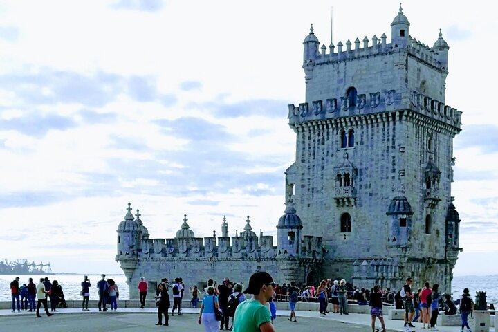 Lisbon Essentials Tour : Superstar Monuments, Iconic and Neighborhoods