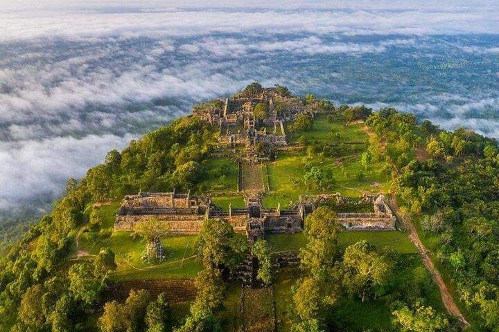 Full Day Preah Vihear and 2 Temples Guided Tour