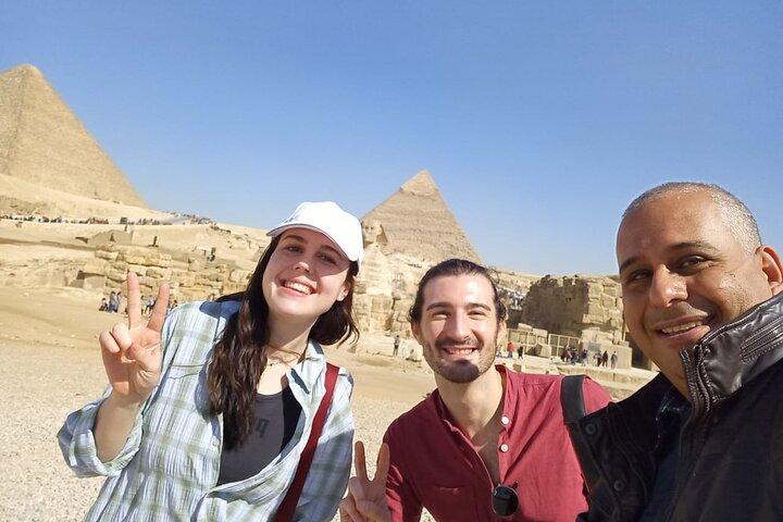 8-Hour Guided Tour to Giza Pyramids, Sphinx , Sakkara & Memphis