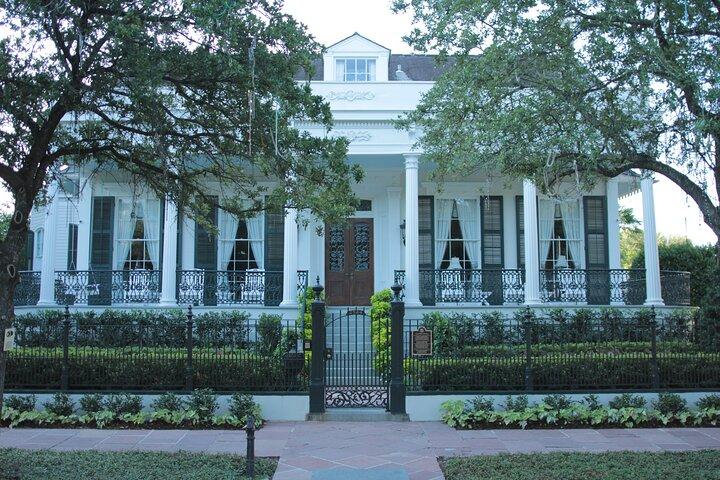 Historic Garden District Walking Tour