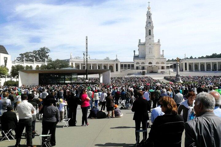 Pilgrimage to Fatima from Lisbon : Sanctuary and Basilica