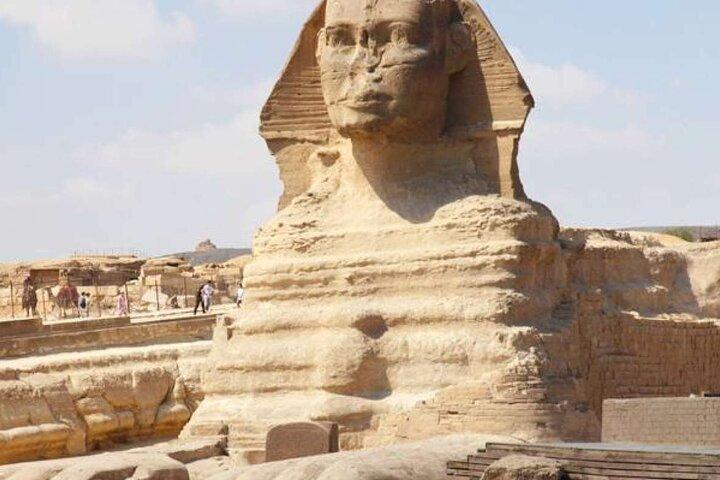 Private Guided Tour in Giza, Cairo and Saqqara