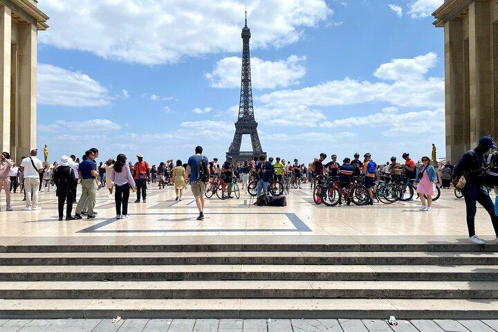 Private Tour: Eiffel Tower Summit PreBooked Tickets by Lift
