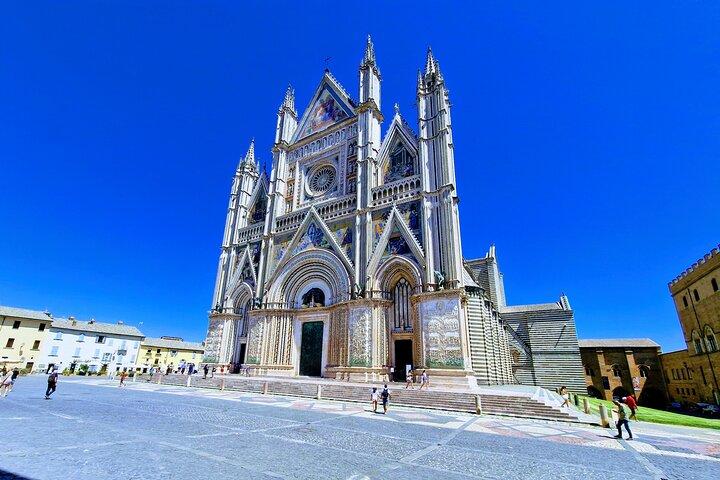 Montepulciano Wine Tasting and Orvieto Private Day Tour from Rome